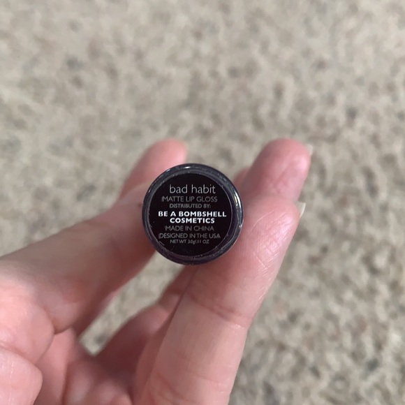 Be a Bombshell Matte Lip Gloss in Bad Habit - Picture 4 of 4